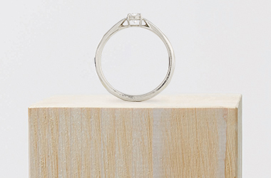 キューレット エンゲージリング(婚約指輪)